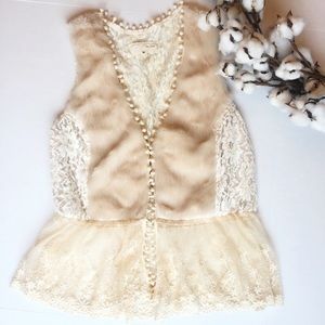 Beautiful a'reve fur/lace vest